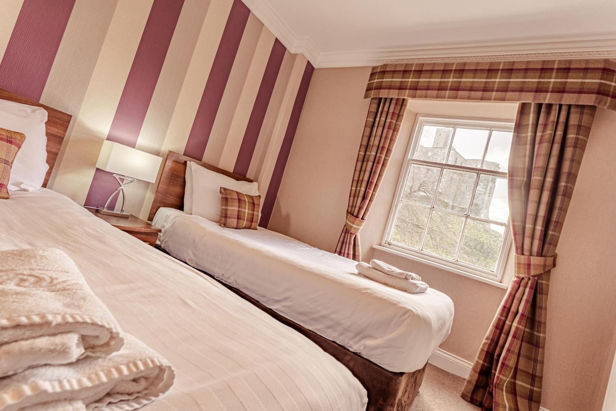 The Sun Hotel Warkworth Rum bild