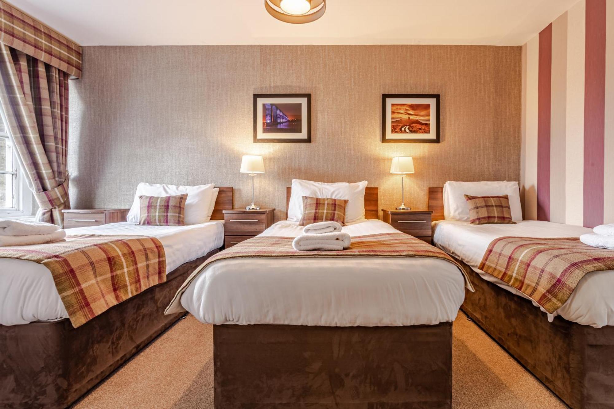 The Sun Hotel Warkworth Rum bild
