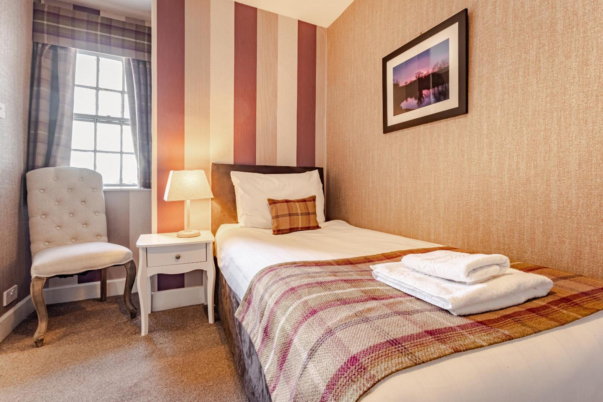 The Sun Hotel Warkworth Rum bild